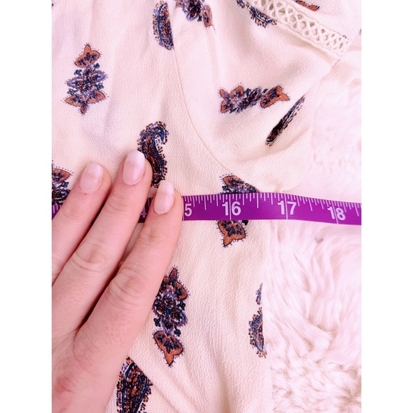 GUC Kendall & Kylie Romper Size XS Zip Up Back & Lace Front Minimal Wear - Picture 11 of 12